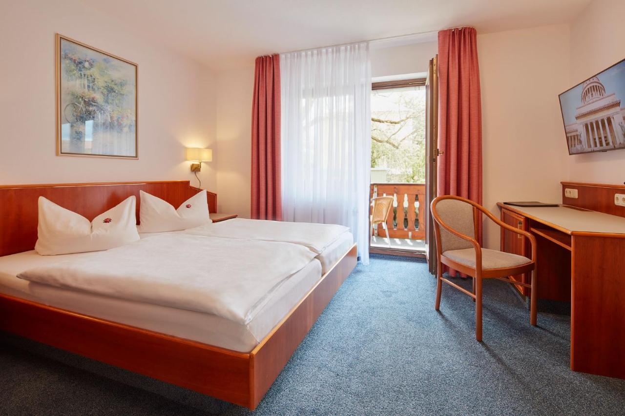 Hotel Garni Sonnenhof Reichenberg  Экстерьер фото