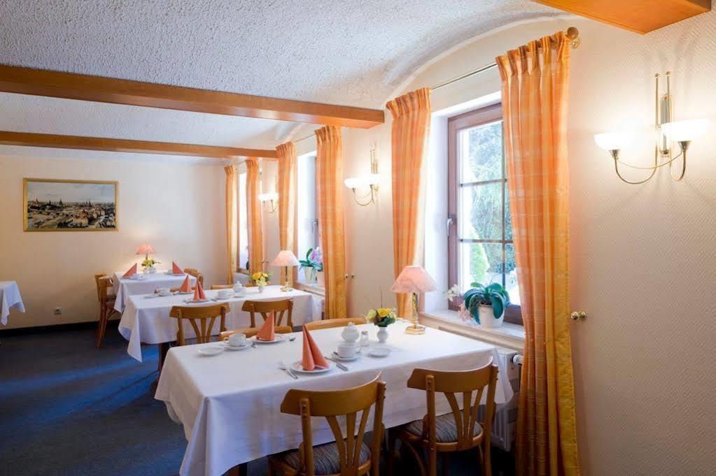 Hotel Garni Sonnenhof Reichenberg  Экстерьер фото