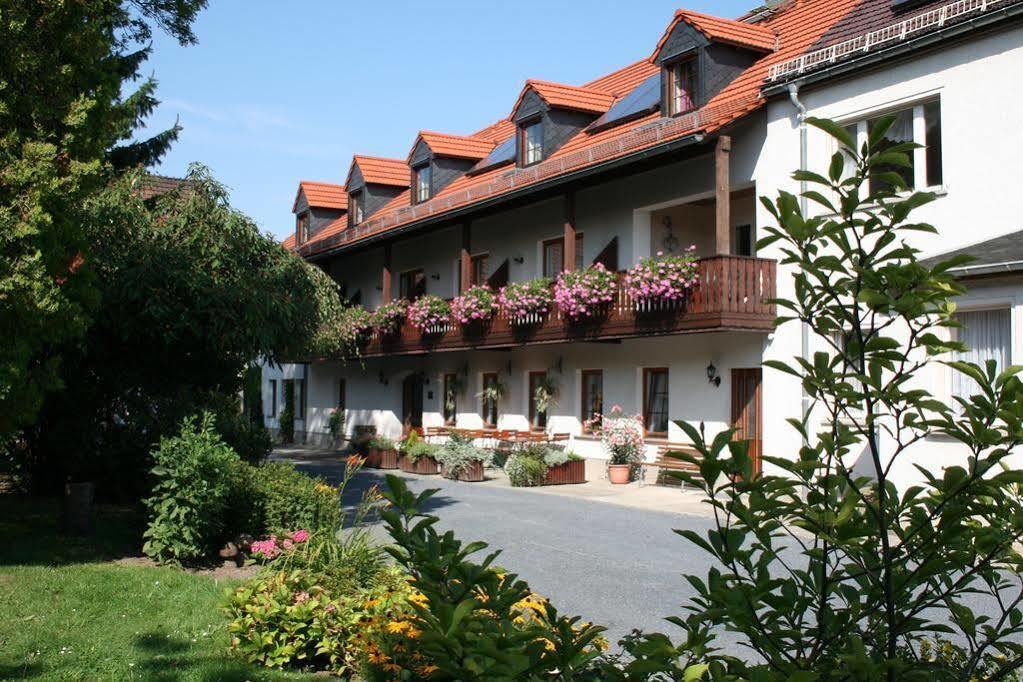 Hotel Garni Sonnenhof Reichenberg  Экстерьер фото
